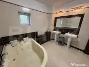 Casa 4 camere, 213mp, curte, zona Dambul Rotund