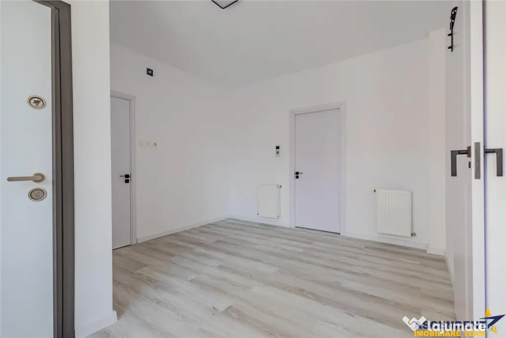 Spatiu birou in vila cu terasa si curte, Tractorul, Brasov - Brasov (Brasov)