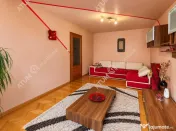 Apartament cu 2 camere decomandate etaj intermediar zona Vas 