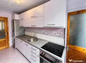 Apartament cu 2 camere decomandate etaj intermediar zona Vas 