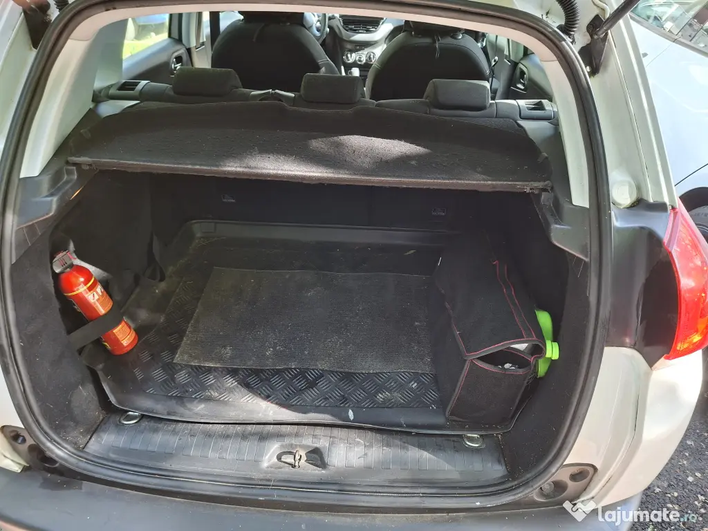 Peugeot 2008,din 2014,1.4 HDi plus 2 anvelope de vara