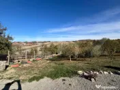 Casă A-Frame cu godpodarie completă și proprietate deoseb