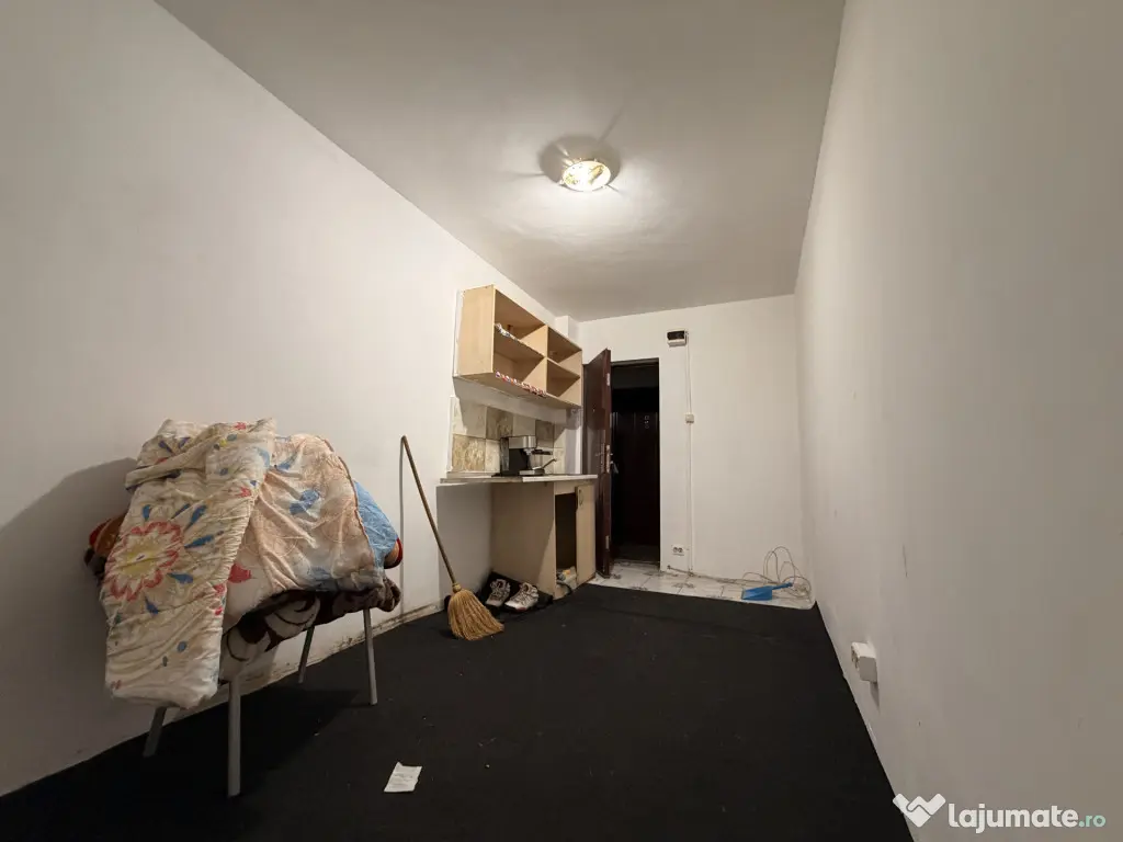Garsoniera 12 mp, etaj 3 ideala pentru investitie - Buziasu - Timisoara (Timis)
