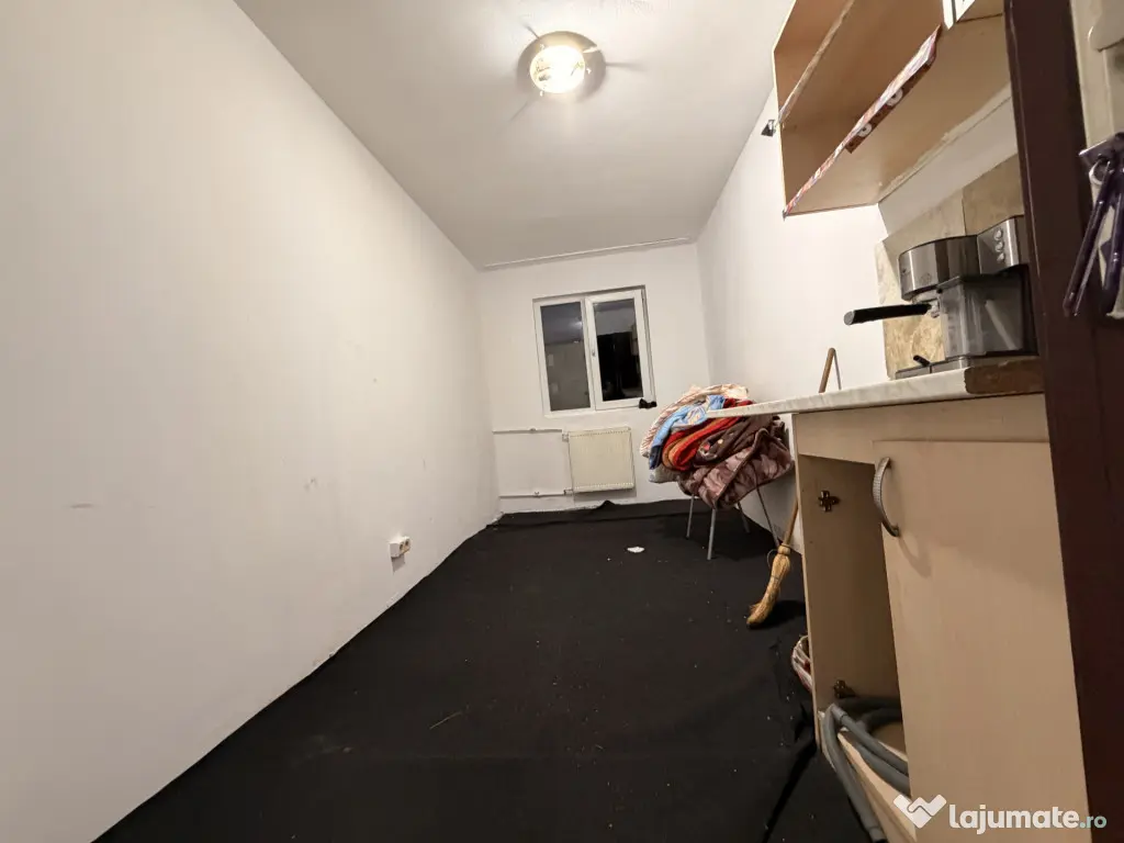 Garsoniera 12 mp, etaj 3 ideala pentru investitie - Buziasu - Timisoara (Timis)