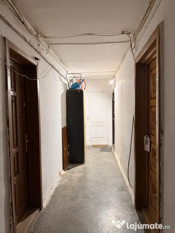 Garsoniera 12 mp, etaj 3 ideala pentru investitie - Buziasu - Timisoara (Timis)