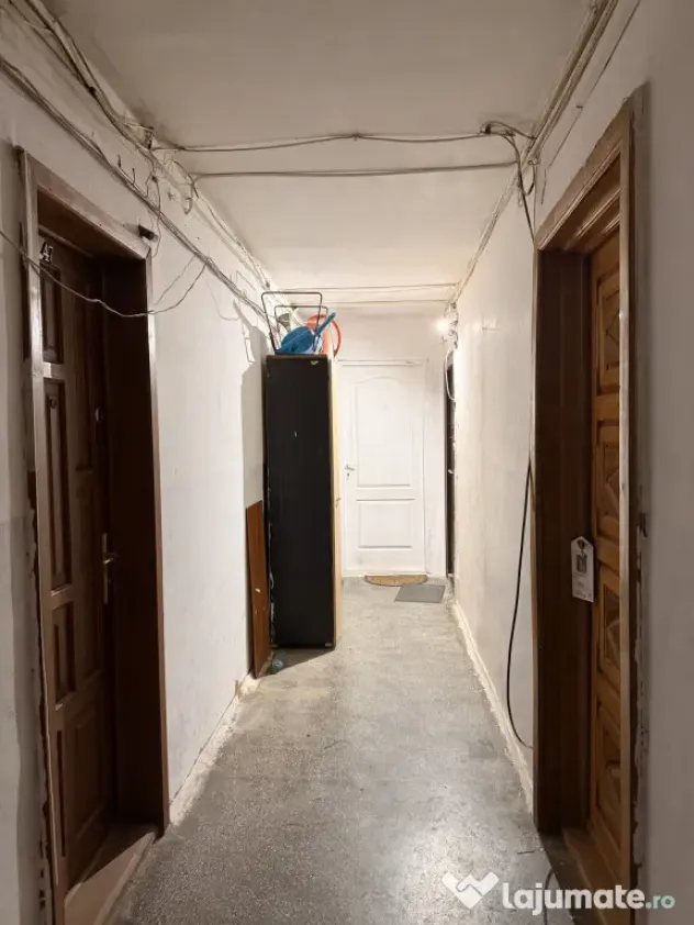 Garsoniera 12 mp, etaj 3 ideala pentru investitie - Buziasu - Timisoara (Timis)