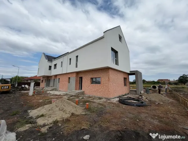 Triplex in Sacalaz | Finisaje premium | 3 camere | Asfalt | - Sacalaz (Timis)