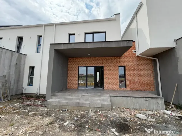 Triplex in Sacalaz | Finisaje premium | 3 camere | Asfalt | - Sacalaz (Timis)