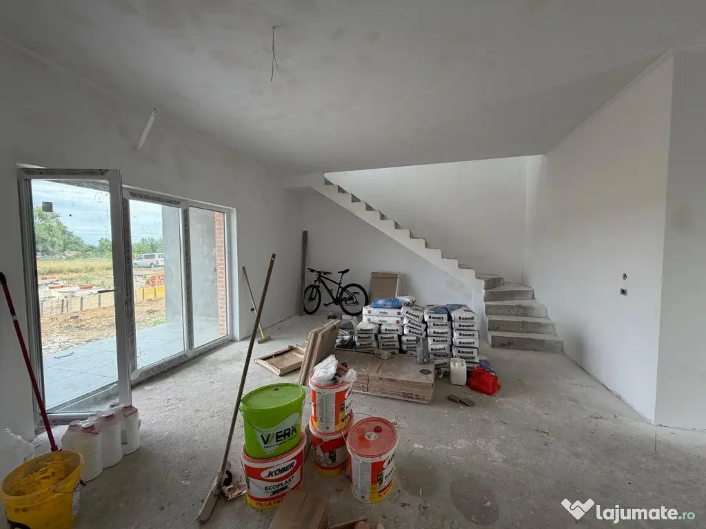 Triplex in Sacalaz | Finisaje premium | 3 camere | Asfalt | - Sacalaz (Timis)