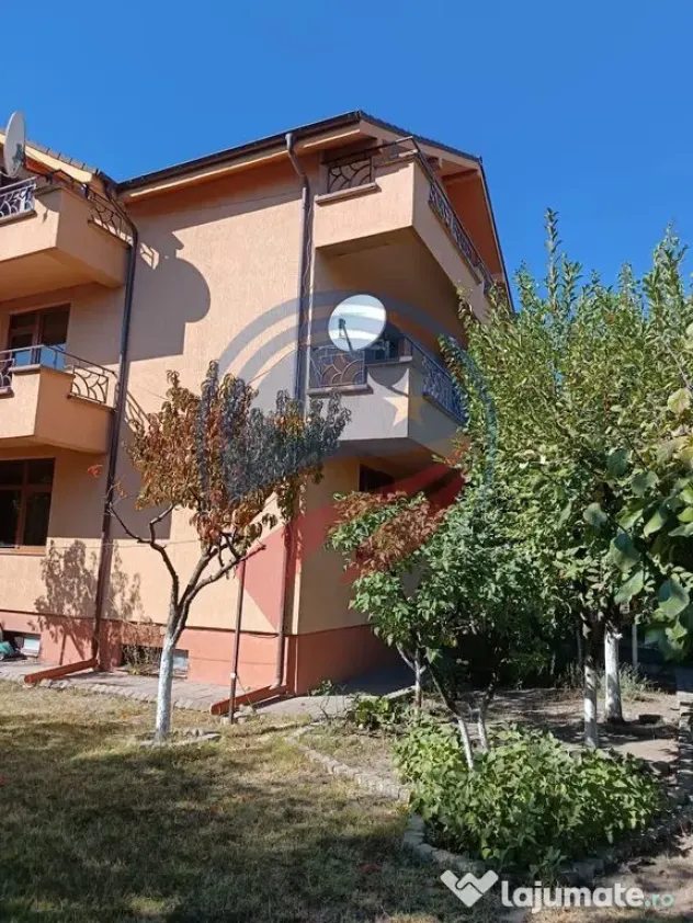 Proprietate de lux 7 camere, zona Muntenilor, 495 mp teren - Craiova (Dolj)