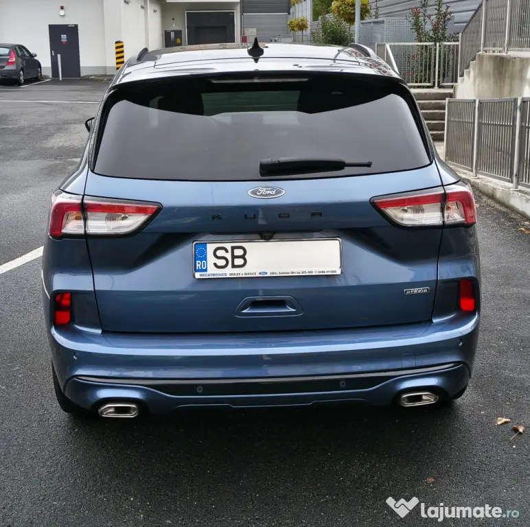 FORD Kuga 2023 — imagine 2