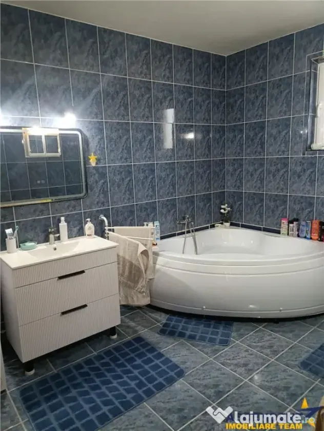 Casa spatioasa Spatiu Comercial 50 mp garaj teren 1.000 m - Galaoaia (Mures)