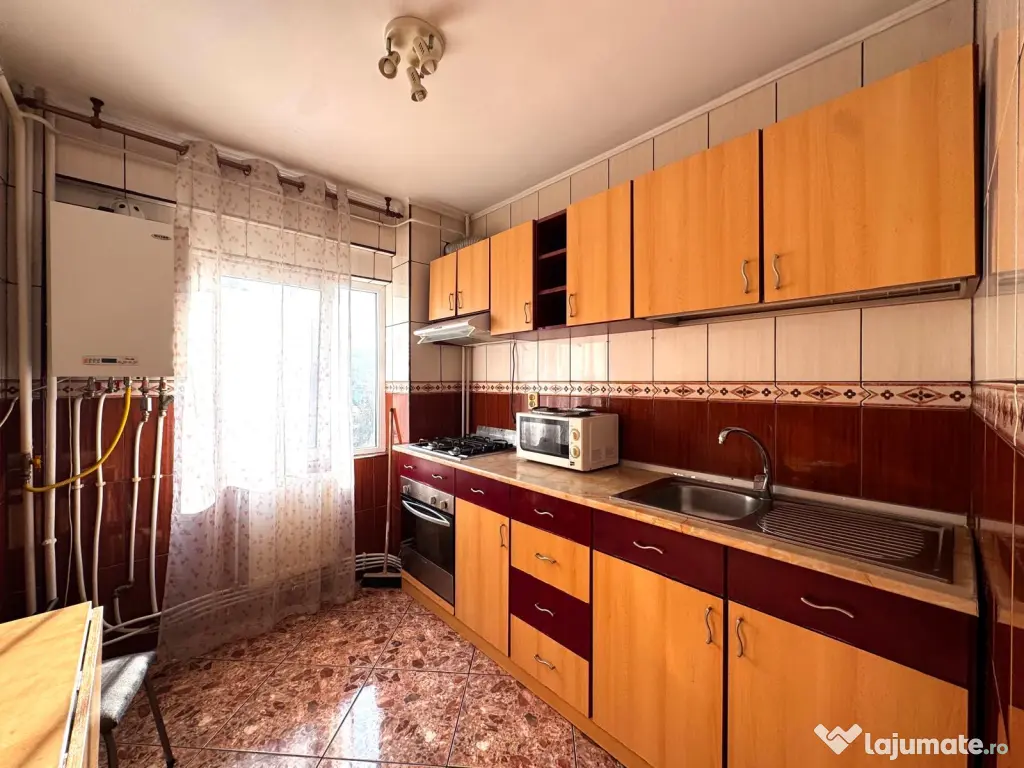 Apartament de închiriat – Strada Cerna, zona Bulevar