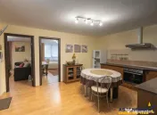 Apartament cu 3 camere, zona 7 Noiembrie