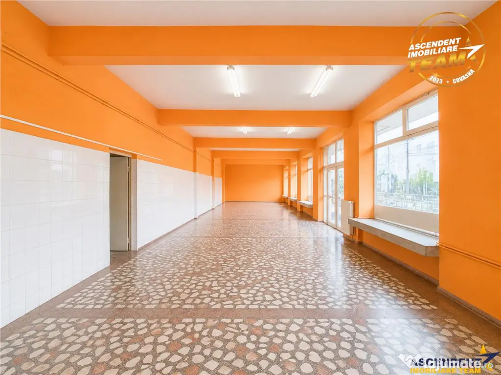 Spatiu comercial 128 mp, vitrinat, vad comercial format, acc - Sfantu Gheorghe (Covasna)