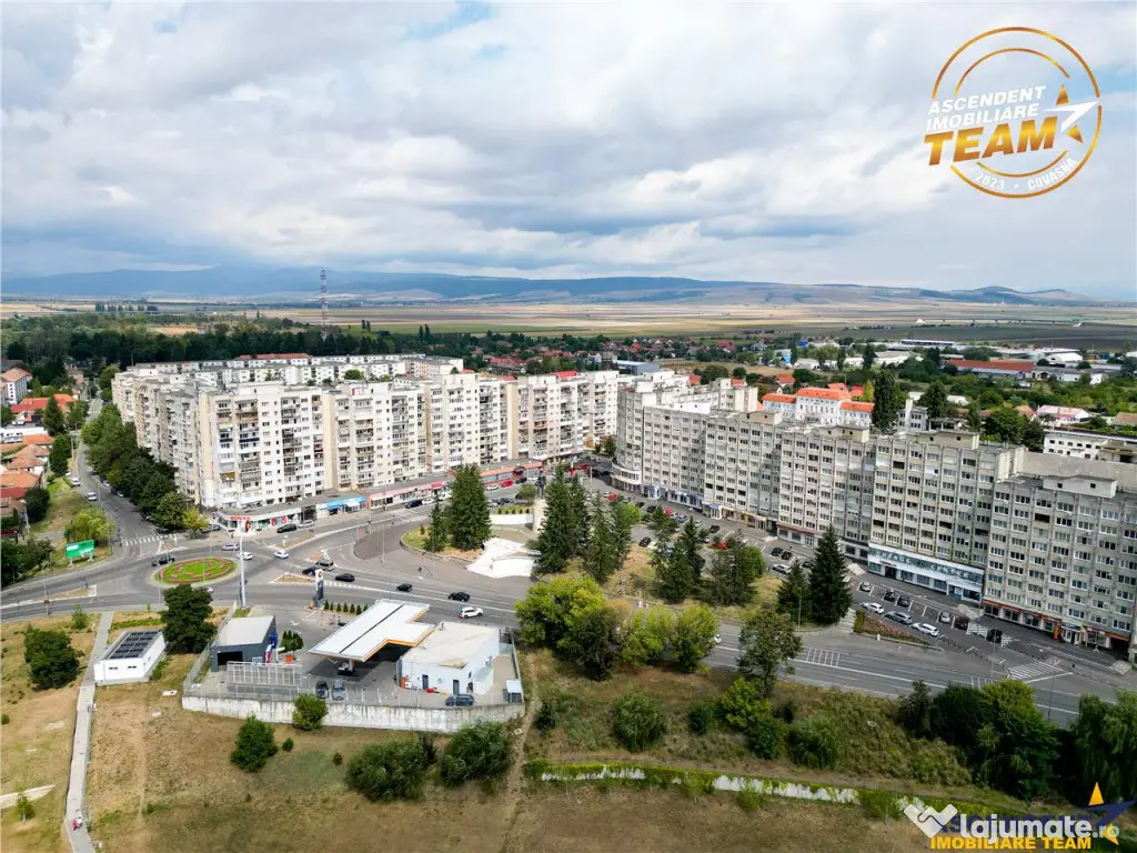 Spatiu comercial 128 mp, vitrinat, vad comercial format, acc - Sfantu Gheorghe (Covasna)