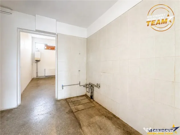 Spatiu comercial 128 mp, vitrinat, vad comercial format, acc - Sfantu Gheorghe (Covasna)
