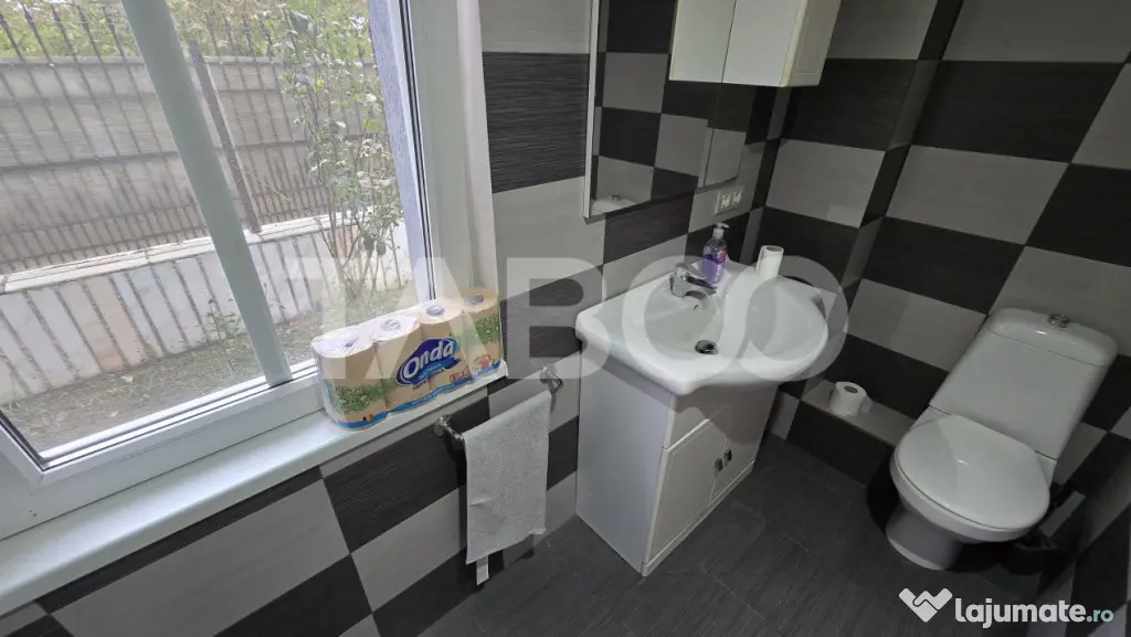 Casa individuala cu 4 camere 230mp curte libera de vanzare G - Sibiu (Sibiu)