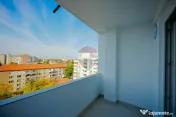 De vânzare apartament cu 3 camere, complet renovat, bulevardul Dacia 