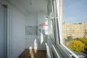 De vânzare apartament cu 3 camere, complet renovat, bulevardul Dacia 