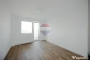 De vânzare apartament cu 3 camere, complet renovat, bulevardul Dacia 