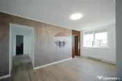 De vânzare apartament cu 3 camere, complet renovat, bulevardul Dacia 