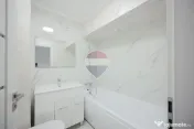 De vânzare apartament cu 3 camere, complet renovat, bulevardul Dacia 