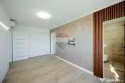 De vânzare apartament cu 3 camere, complet renovat, bulevardul Dacia 