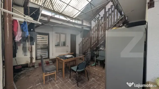 Casă renovată 4 camere, curte și spațiu comercial – ul - Ploiesti (Prahova)