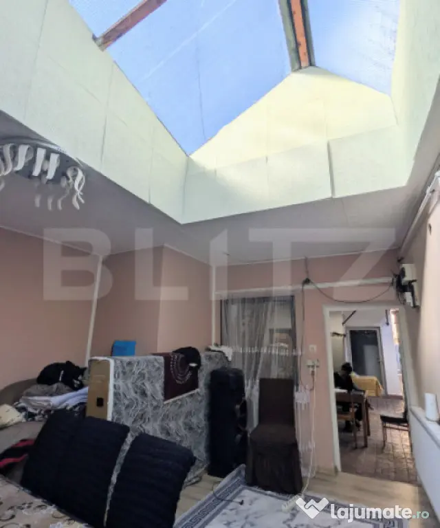 Casă renovată 4 camere, curte și spațiu comercial – ul - Ploiesti (Prahova)