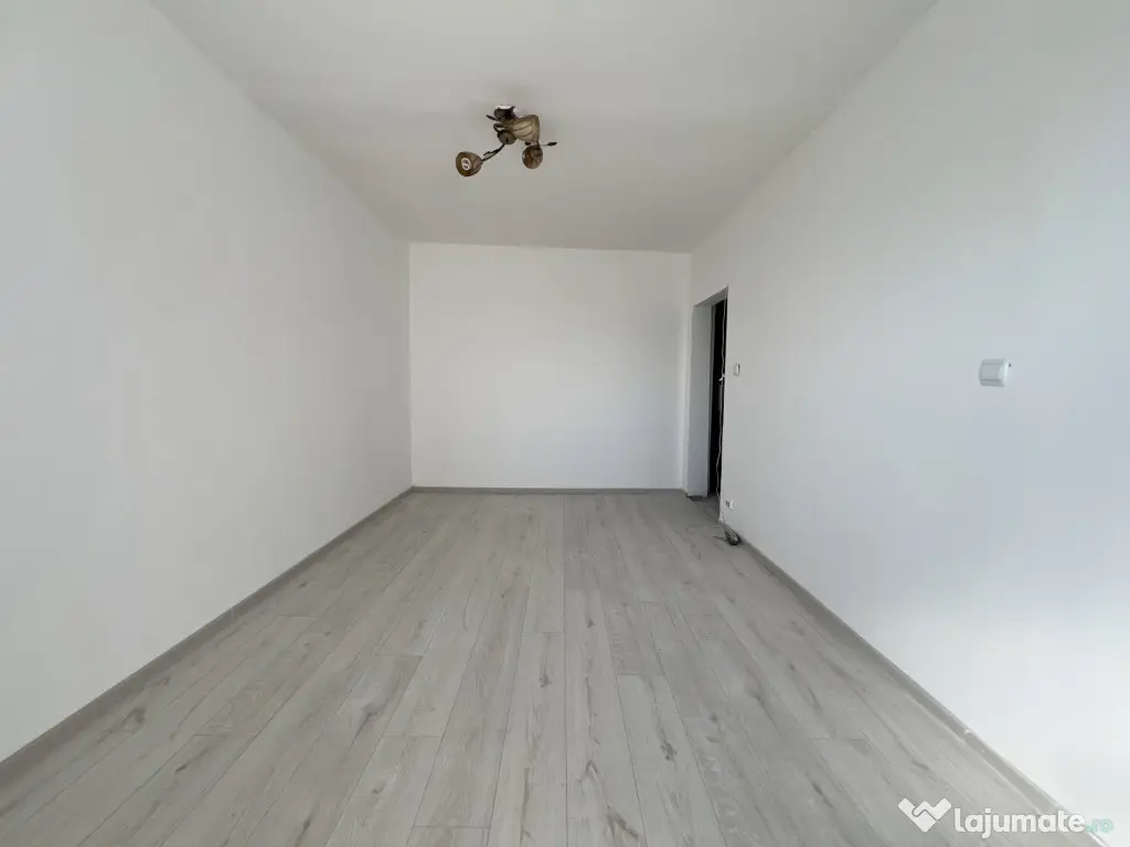 Apartament 1 camera, 22 mp, balcon, etaj 2, renovat - zona D - Timisoara (Timis)