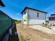 Vila individuala langa lac / 4 camere / 500 mp teren