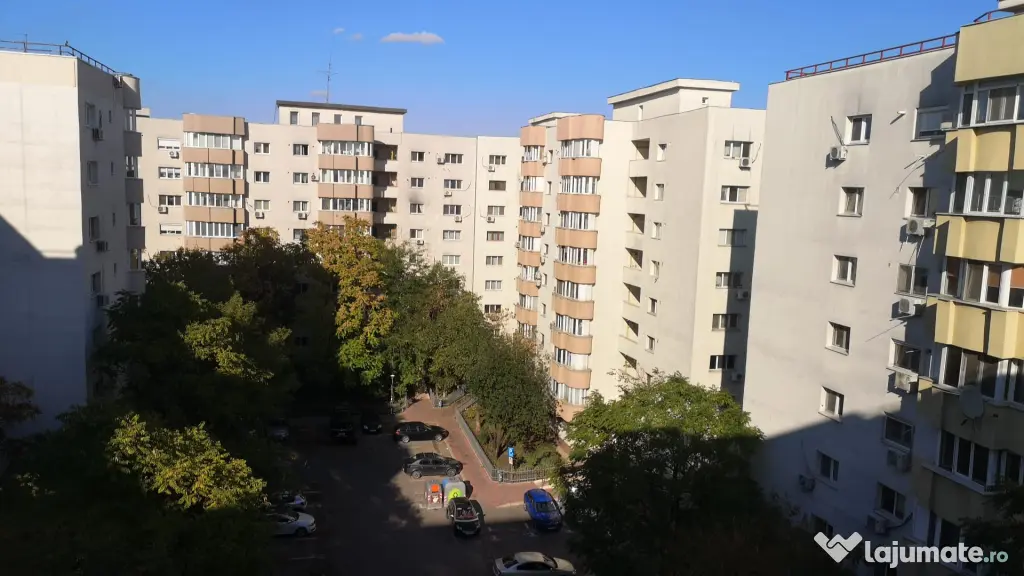 garsoniera metrou Costin Georgian, bloc mixt