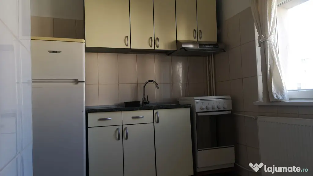 garsoniera metrou Costin Georgian, bloc mixt