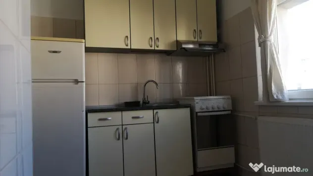 garsoniera metrou Costin Georgian, bloc mixt