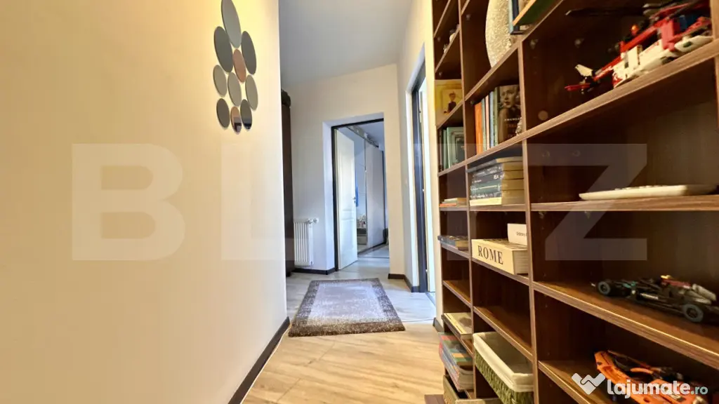 Casa cu 3 camere și 2 băi, curte comuna, centrală pe gaz, - Oradea (Bihor)
