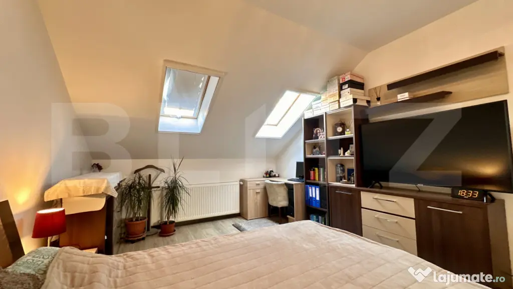 Casa cu 3 camere și 2 băi, curte comuna, centrală pe gaz, - Oradea (Bihor)