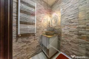Apartament cu 3 camere + loc de parcare privat 