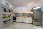 Apartament cu 3 camere + loc de parcare privat 