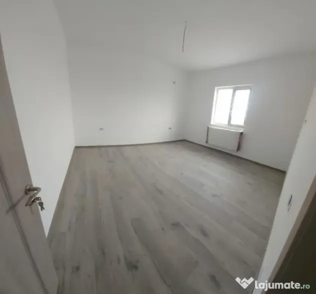 Complex privat-4 case single cu 5 camere si 500 mp teren - Varteju (Bucuresti-Ilfov)