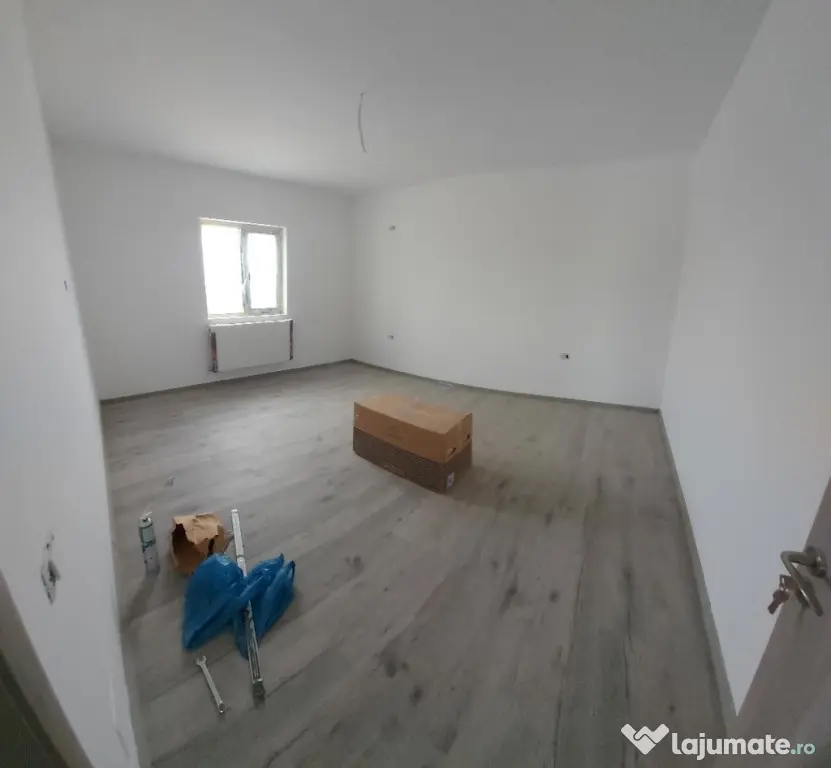 Complex privat-4 case single cu 5 camere si 500 mp teren - Varteju (Bucuresti-Ilfov)