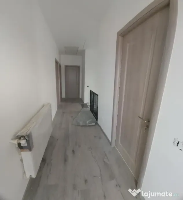 Complex privat-4 case single cu 5 camere si 500 mp teren - Varteju (Bucuresti-Ilfov)