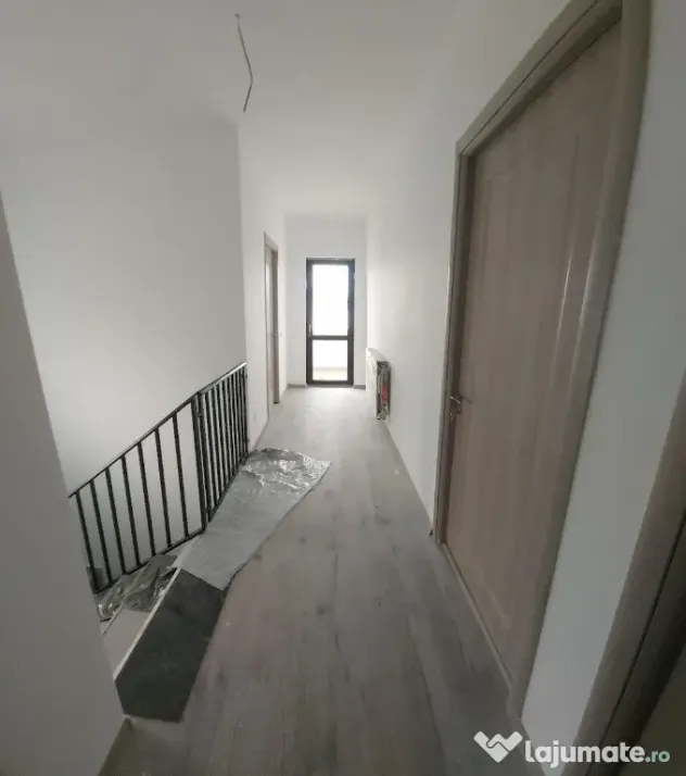 Complex privat-4 case single cu 5 camere si 500 mp teren - Varteju (Bucuresti-Ilfov)