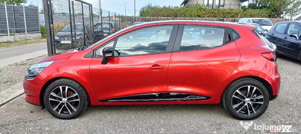 ...Renault Clio... - Ploiestiori (Prahova)