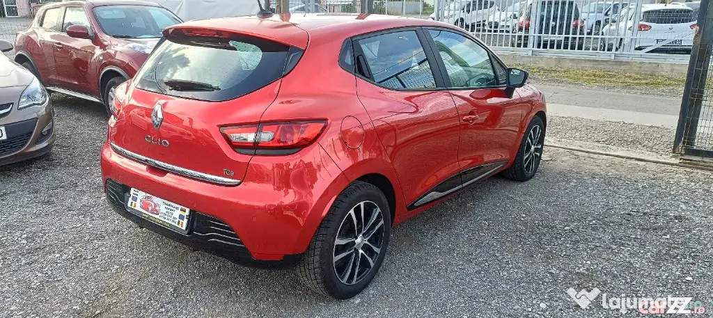 ...Renault Clio... - Ploiestiori (Prahova)