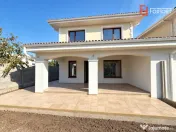 Duplex cu 4 camere | Fatada stil mediteranean | Toate utilit 