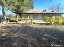 Casa cu teren intravilan si extravilan 9000 mp