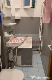 De vanzare apartament cu 2 camere, decomandat – Micro 19, parter, 46.500 E 