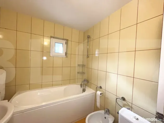 Apartament cu 2 camere, mobilat și utilat, cu balcon autori - Botosani (Botosani)