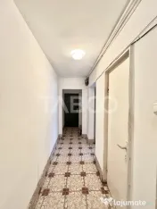Apartament cu 4 camere de vanzare cu lift etaj intermediar i 